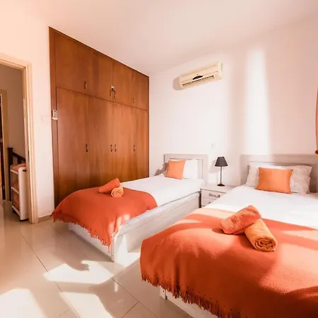 Villa Paradise Sunrise 10 *