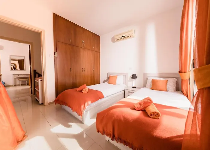 Villa Paradise Sunrise 10 *